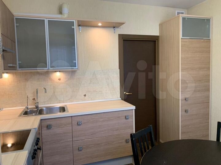 2-к. квартира, 60 м², 13/17 эт.