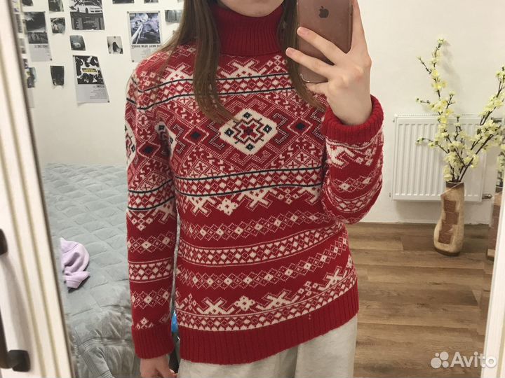 Свитер женский