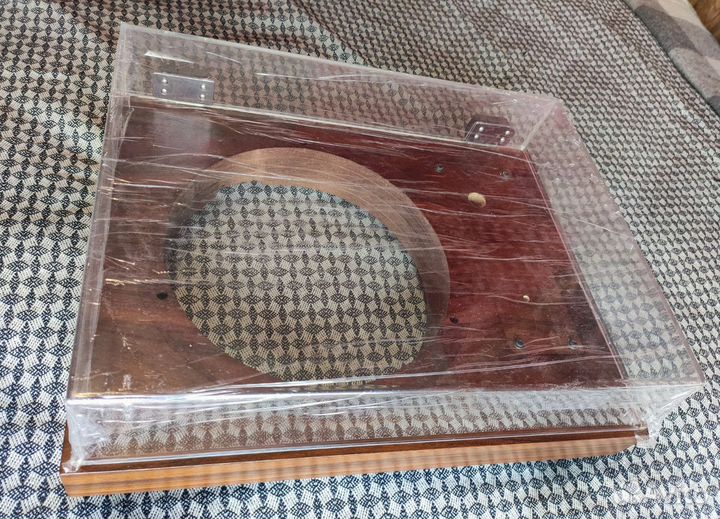 Виниловый проигрыватель Victor 81