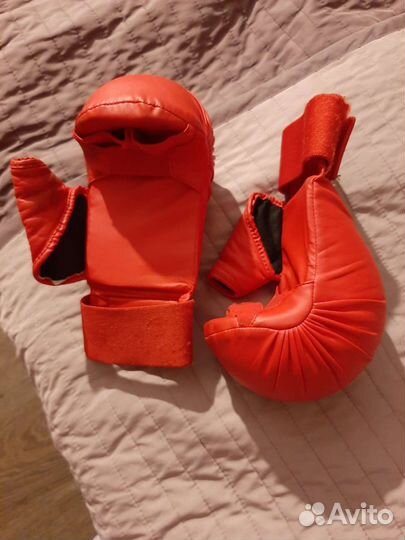 Боксерские перчатки