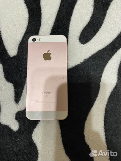 iPhone SE, 32 ГБ