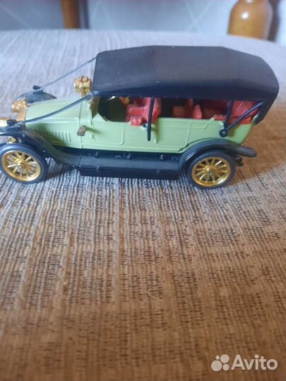 Коллекционая машинка руссобалт