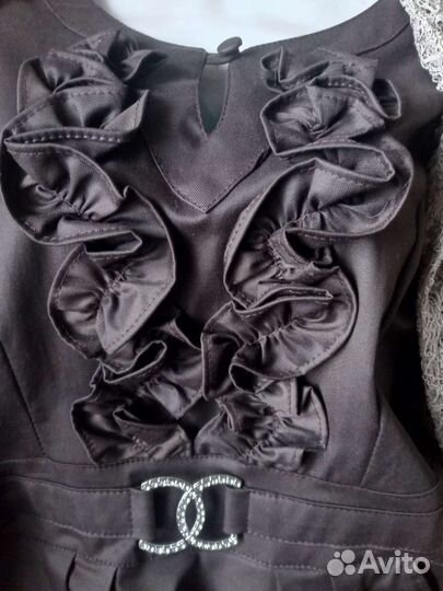 Нарядное платье с кружевной накидкой