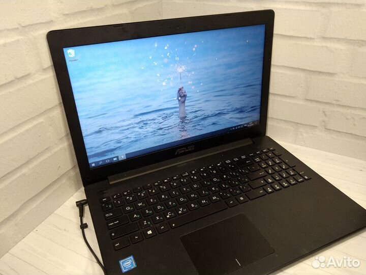 Лёгкий быстрый ноутбук asus SSD