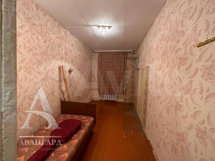 2-к. квартира, 42 м², 1/4 эт.