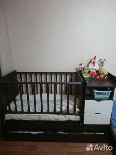 Десткая кровать с маятником