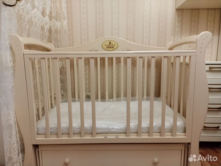 Детская кроватка