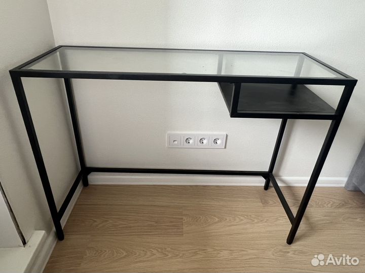 Письменный стол прозрачный метал