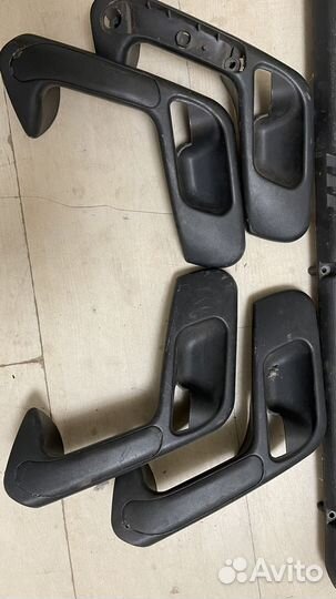 Дверные подиумы, ручки дверей, облицовка