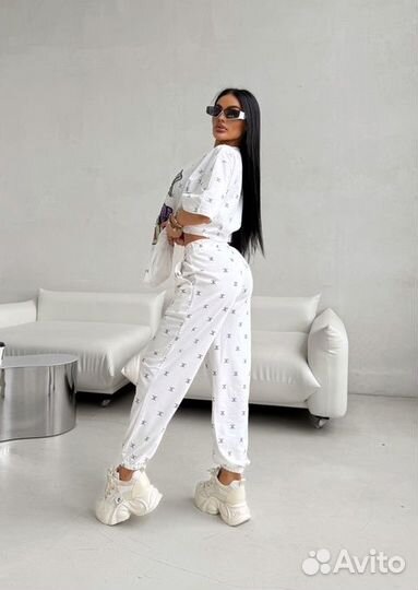 Костюм женский