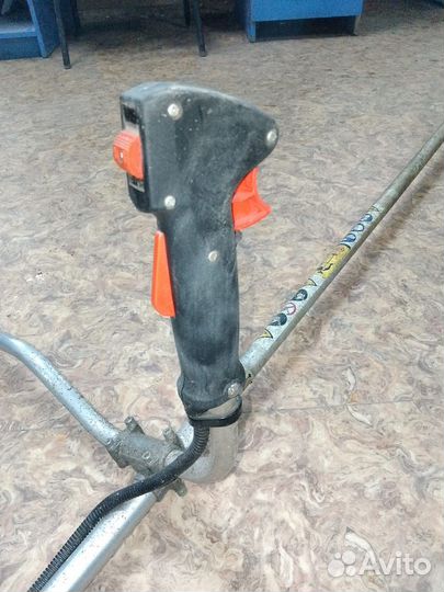 Продам бензокосу на запчасти