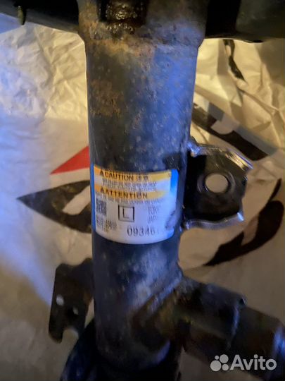 Стойка амортизатора передняя левая lexus rx