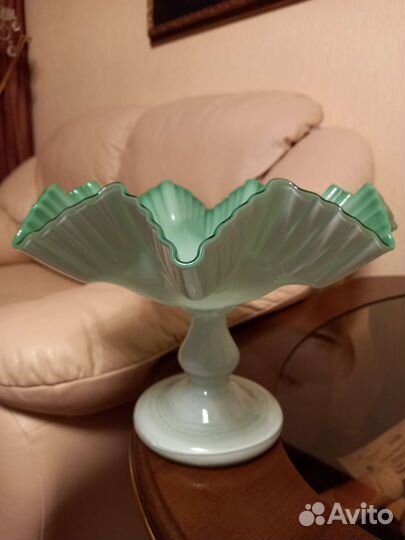 Ваза для фруктов молочное стекло. Мальцов. Большая