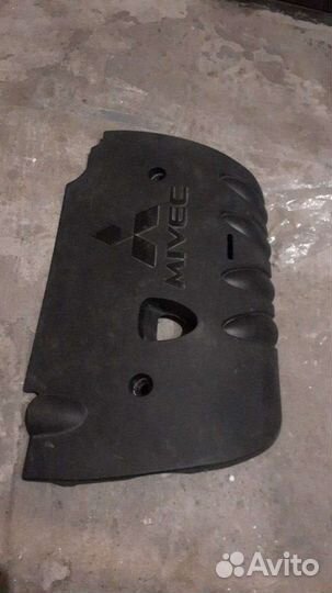 Mitsubishi lancer 10 декоративная крышка двигателя