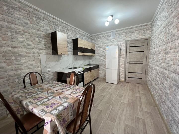 2-к. квартира, 65 м², 5/17 эт.