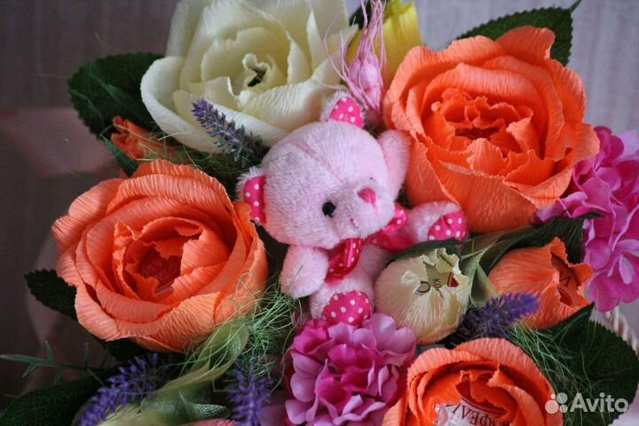 Букет из конфет в подарочной коробке