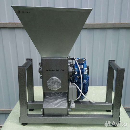 Орехокол электрический