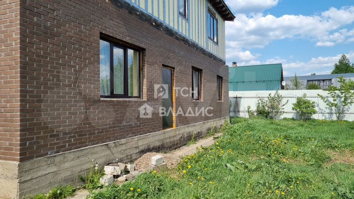 Дом 322,3 м² на участке 10,3 сот.