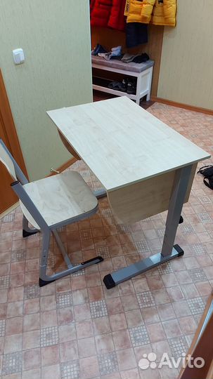 Продам стул и парту школьника