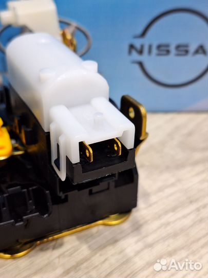 Замок передней двери nissan terrano D10 Прав