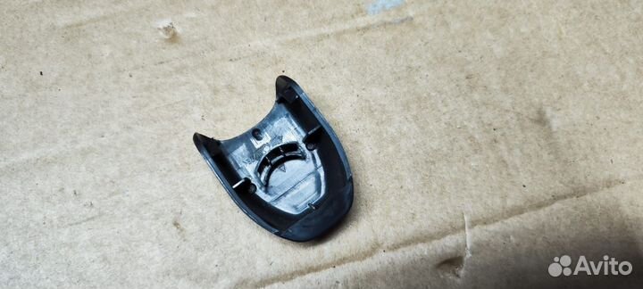 Заглушка ремня безопасности Prado 150 Camry 70