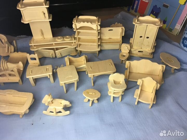 Мебель для кукольного домика