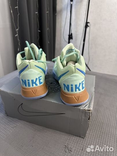 Кроссовки Nike Kyrie 5