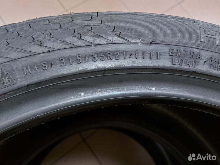 Nokian Tyres Hakkapeliitta 10p SUV 285/40 R21 и 315/35 R21