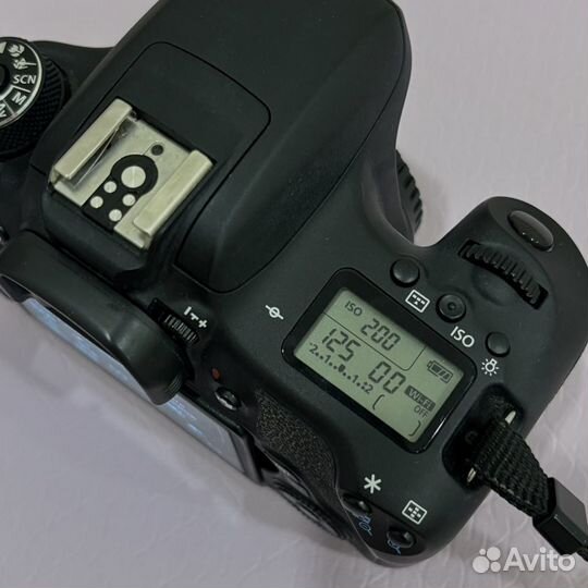 Зеркальный фотоаппарат canon 760D