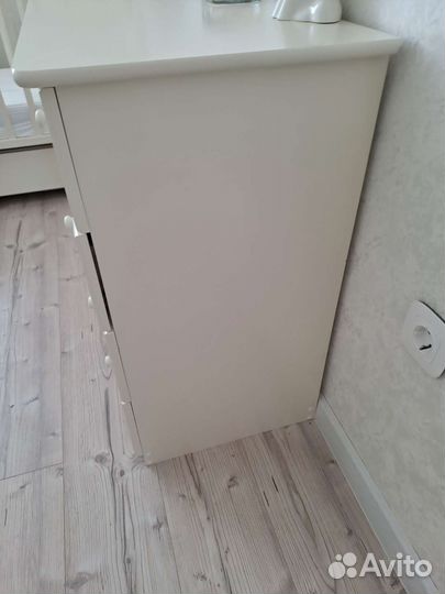 Детская кровать до 3 лет,комод ванильного цвета