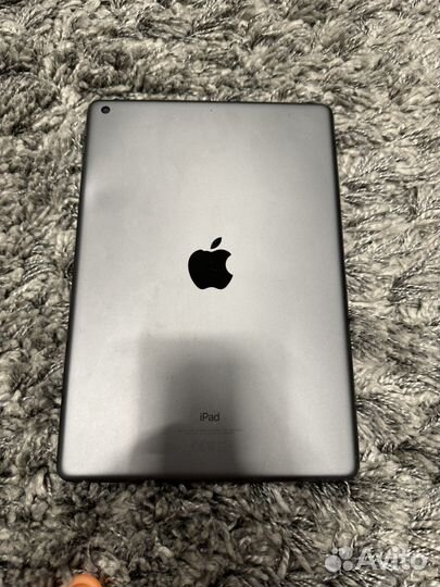 iPad 10.2