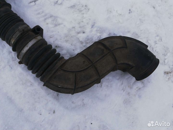 Патрубок воздушный Нива Шевроле