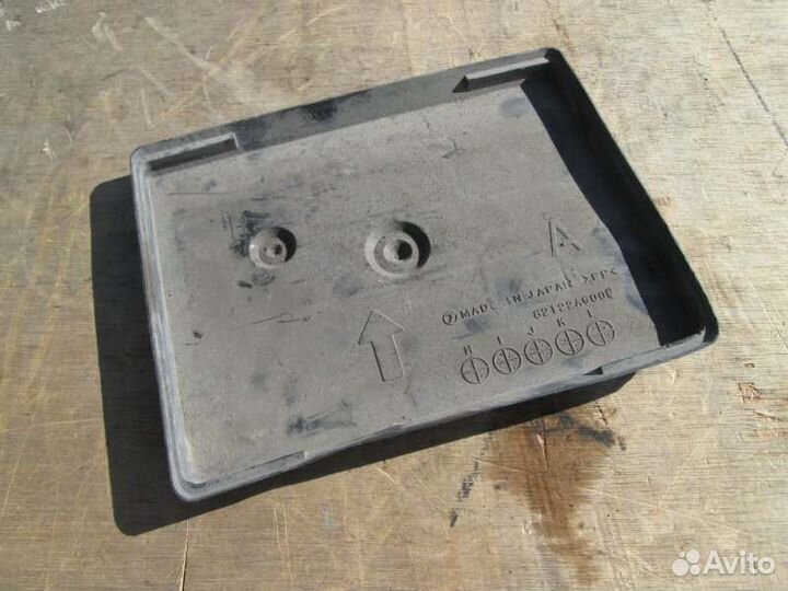 Подставка под аккумулятор Subaru Legacy BP5 EJ204