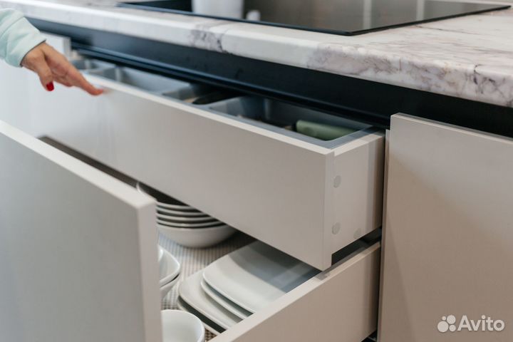 Прямая кухня «Линда» + духовка в подарок