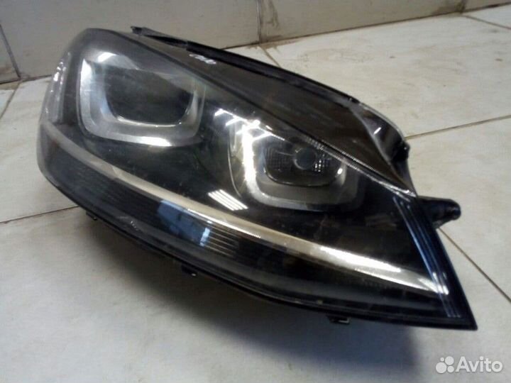 Фара правая Volkswagen Golf