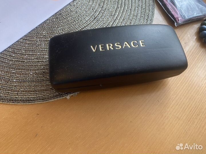 Солнцезащитные очки versace