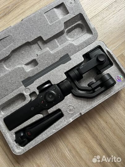 Zhiyun smooth 4
