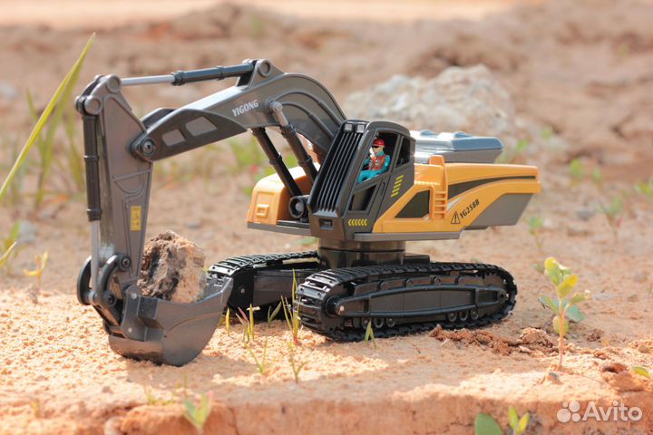 Радиоуправляемый экскаватор 1:24