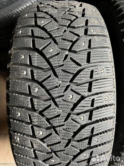 Bridgestone Blizzak Spike-02 225/45 R17