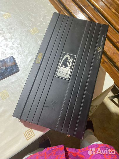 Усилитель звука в автомобили