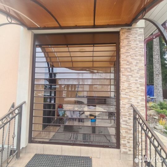 Прозрачные рольставни из монолитного поликарбоната