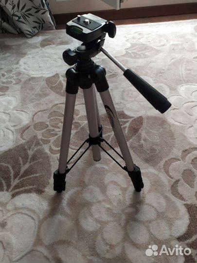 Штатив тринога