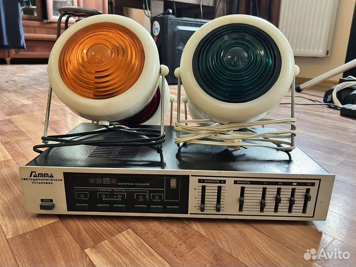 Цветомузыка. Светодинамичнская установка Гамма