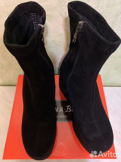 Зимние ботильоны в стиле naked wolfe (новые)