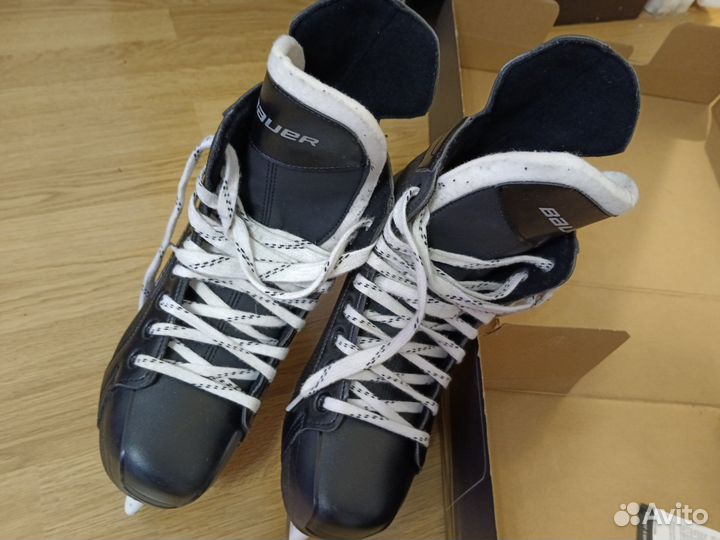 Коньки хоккейные