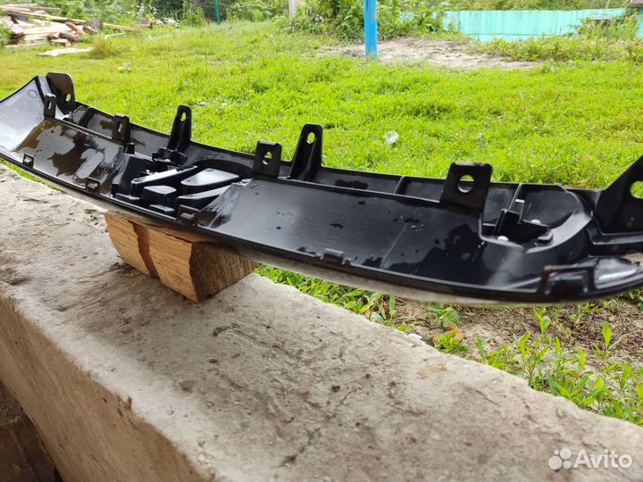 Решетка радиатора Honda CRV 3