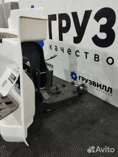 Корпус подножки правый Mercedes Actros MP4