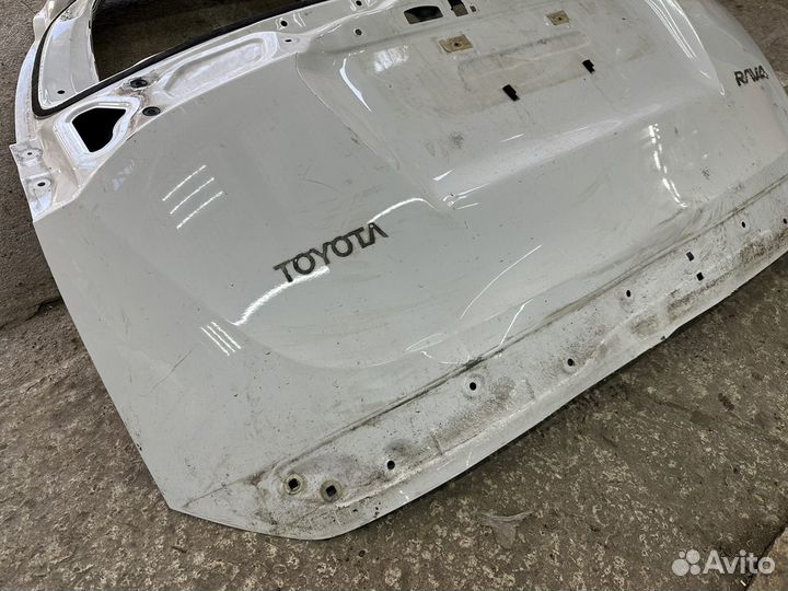 Toyota RAV4 крышка багажника оригинал