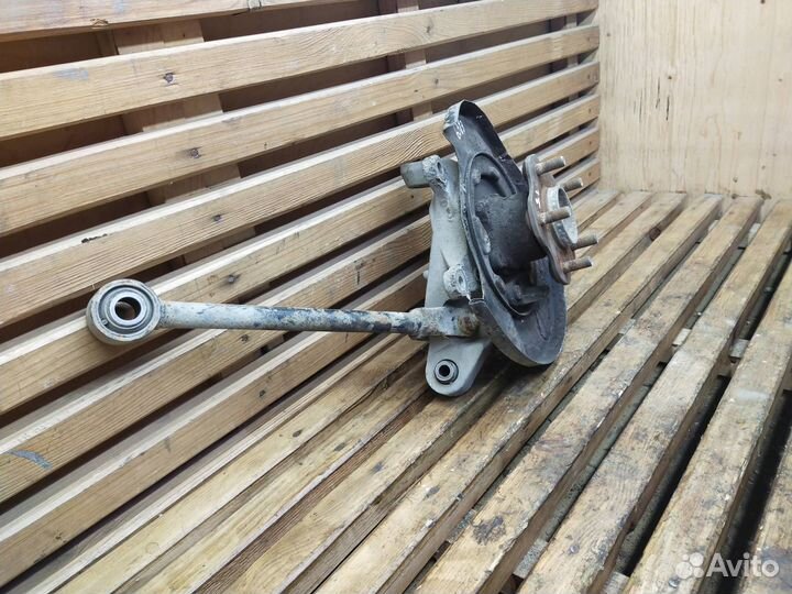 Цапфа задняя левая Nissan Teana J31 2006