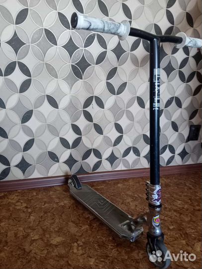 Самокат трюковой